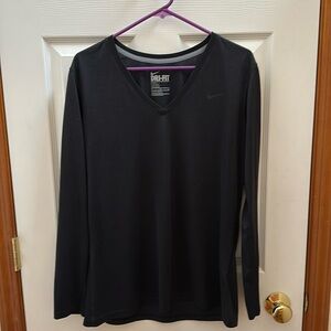 Women’s XL Nike Dri-Fit long sleeve shirt